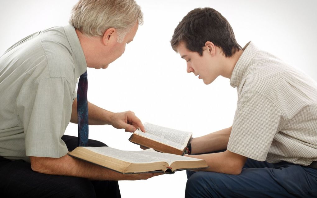 „Het geloofsgesprek is een dynamisch gebeuren tussen de mentor, de jongere en de geloofsinhoud.” beeld iStock