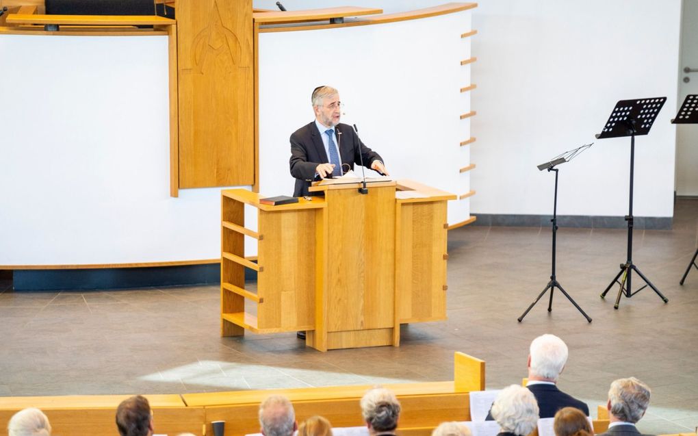 Rabbijn L.B. van de Kamp sprak dinsdag op een vrouwenochtend van het deputaatschap voor Israël van de Gereformeerde Gemeenten. beeld Cees van der Wal