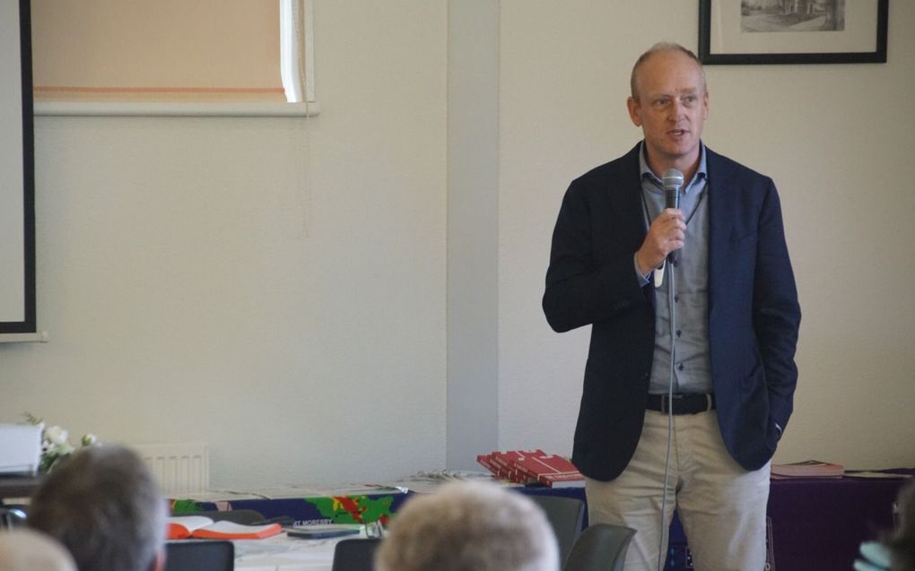 Bart Sikkema van Wycliffe Bijbelvertalers sprak donderdag op de ontmoetingsdag van de organisatie. beeld RD