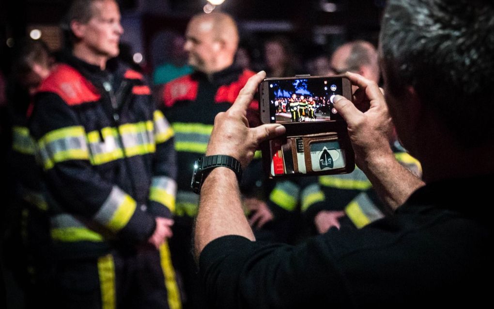 Aan het online verspreiden van filmpjes waarin geweld of verkeersongevallen te zien zijn, wil de politiek een einde maken. beeld ANP, Rob Engelaar