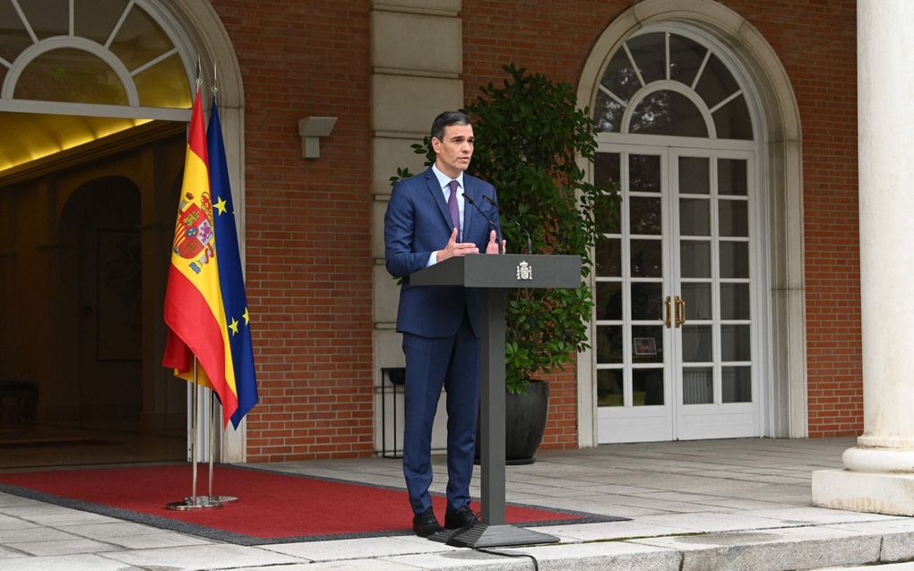 De Spaanse premier Pedro Sánchez kondigt maandag nieuwe verkiezingen aan na het verlies van zijn partij bij de lokale en regionale stembusstrijd van zondag. beeld AFP, Borja Puig de la Bellacasa