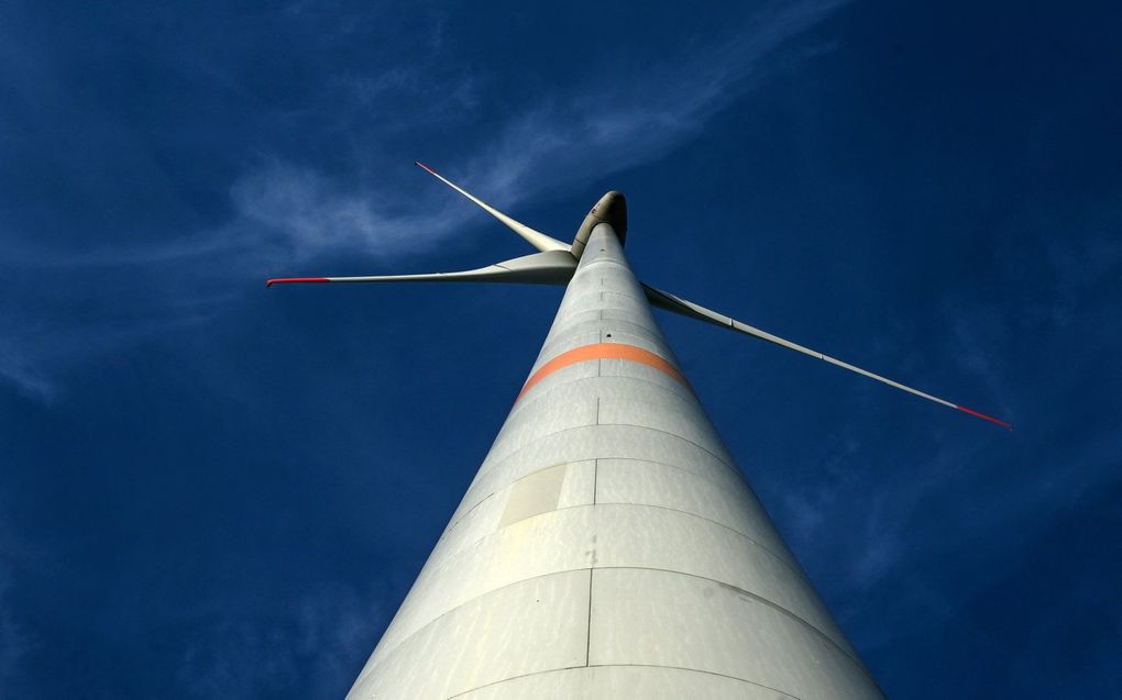 Een windturbine, als vorm van duurzame energie. beeld AFP, Ina Fassbender