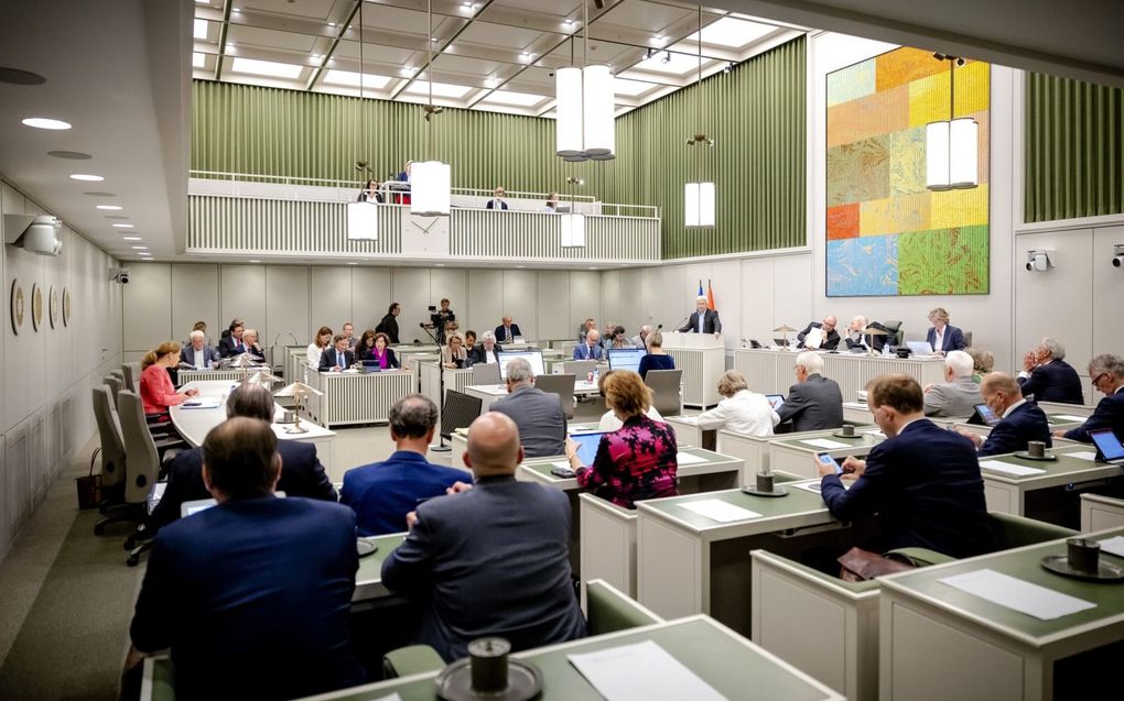 „Het overhandigen van een petitie aan de Eerste Kamer kan zinvol zijn, met name als dit in het begin van de behandeling van een wet gebeurt.” Foto: debat in Eerste Kamer. beeld ANP, Robin van Lonkhuijsen