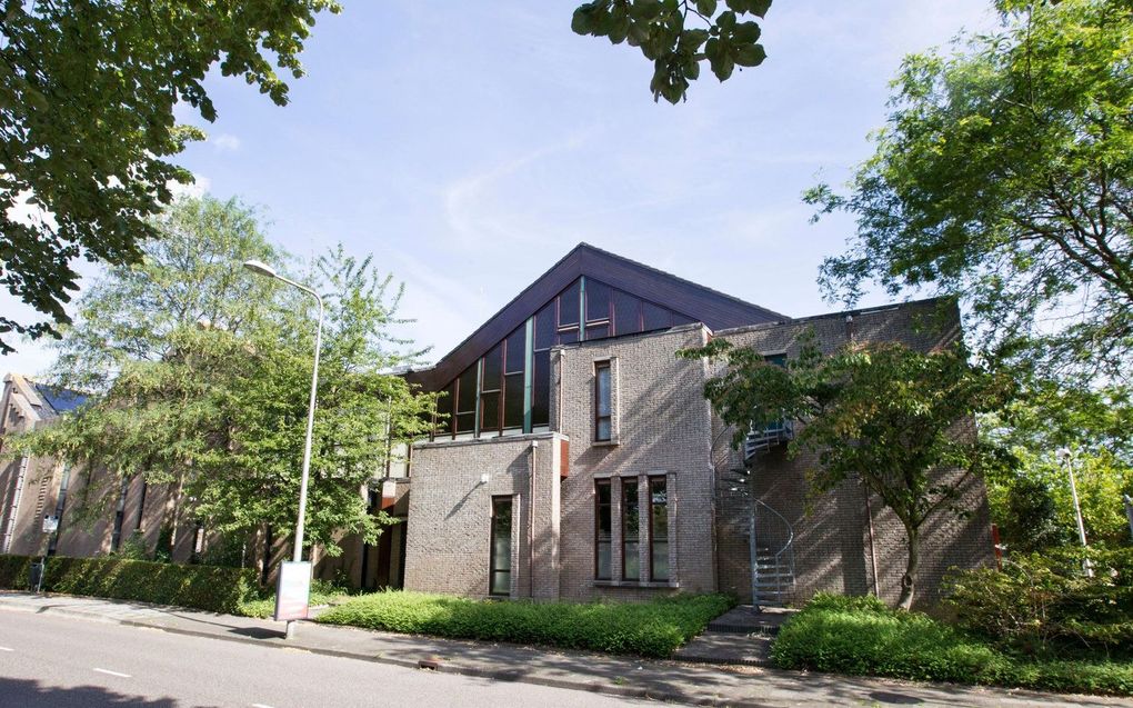 Het aantal (doop)leden van de Gereformeerde Gemeenten nam vorig jaar af tot 107.304. Foto: het kerkgebouw van de gereformeerde gemeente in Hendrik-Ido-Ambacht. beeld RD, Anton Dommerholt