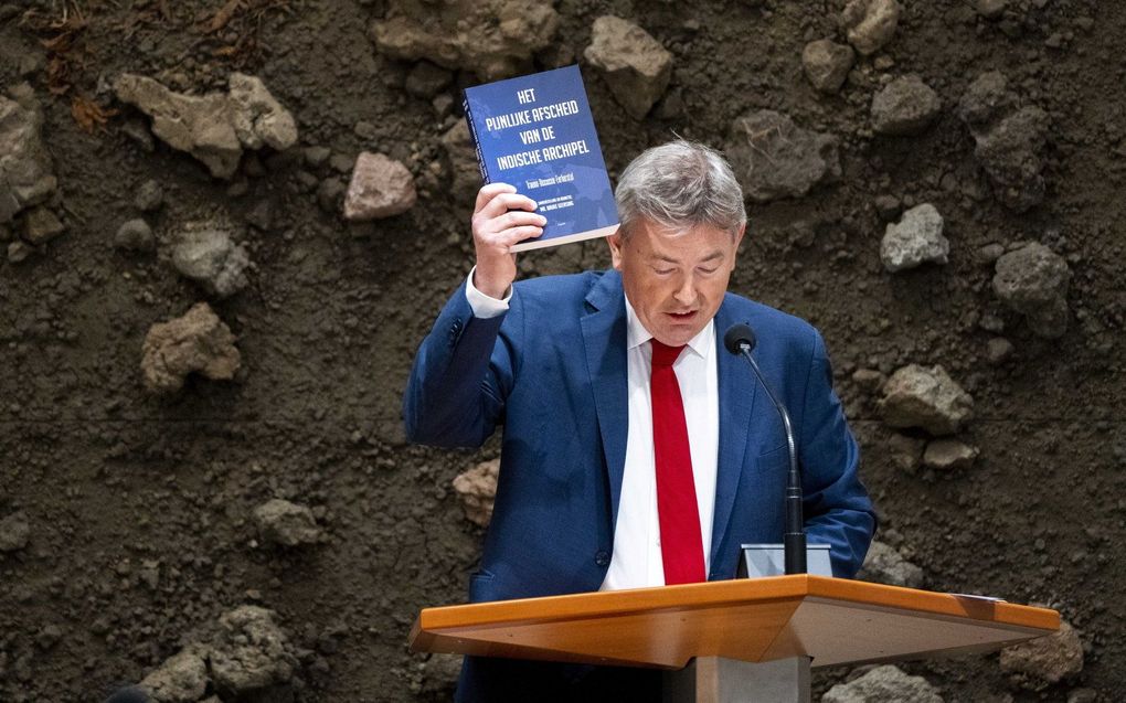 Kamerlid Derk-Jan Eppink (JA21) tijdens het debat over de geweldsexcessen van Nederlandse militairen in toenmalig Nederlands-Indië. beeld ANP, Lex van LIeshout