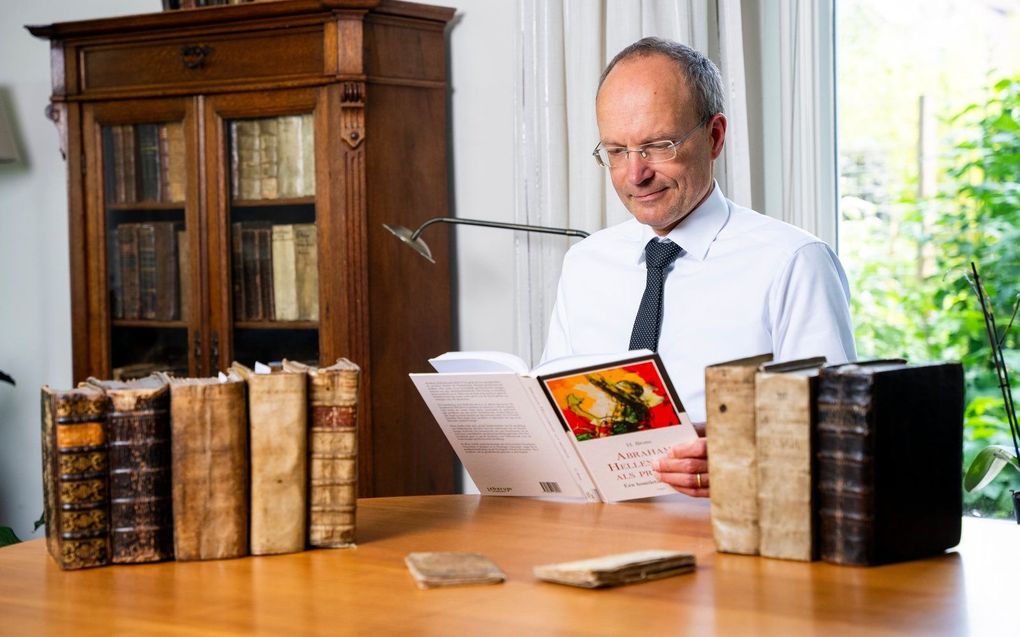 Ds. H. Brons promoveert op onderzoek naar preken van Abraham Hellenbroek. beeld Cees van der Wal