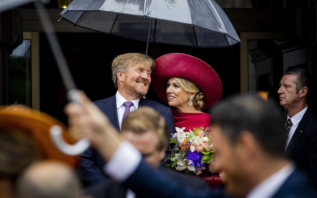 Koning Willem-Alexander en koningin Máxima op de Grote Markt in Antwerpen. beeld ANP, Remko de Waal