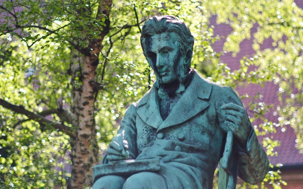 Standbeeld van de Deense denker en theoloog Søren Kierkegaard in Kopenhagen. beeld Arne List