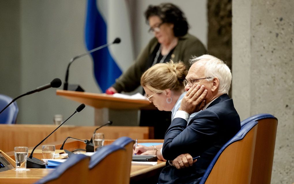 Caroline van der Plas (BBB), Minister Christianne van der Wal (Natuur en Stikstof) en minister Piet Adema (Landbouw, Natuur en Voedselkwaliteit) tijdens het Debat over het beeindigen van de onderhandelingen over het Landbouwakkoord. Het mobiele nummer van Vedder is online gedeeld waardoor ze lastig gevallen wordt. beeld ANP, Robin van Lonkhuijsen