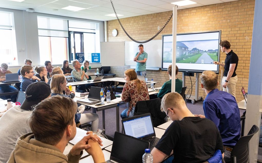 Een college van de opleiding docent aardrijkskunde op Hogeschool Windesheim. beeld RD, Anton Dommerholt