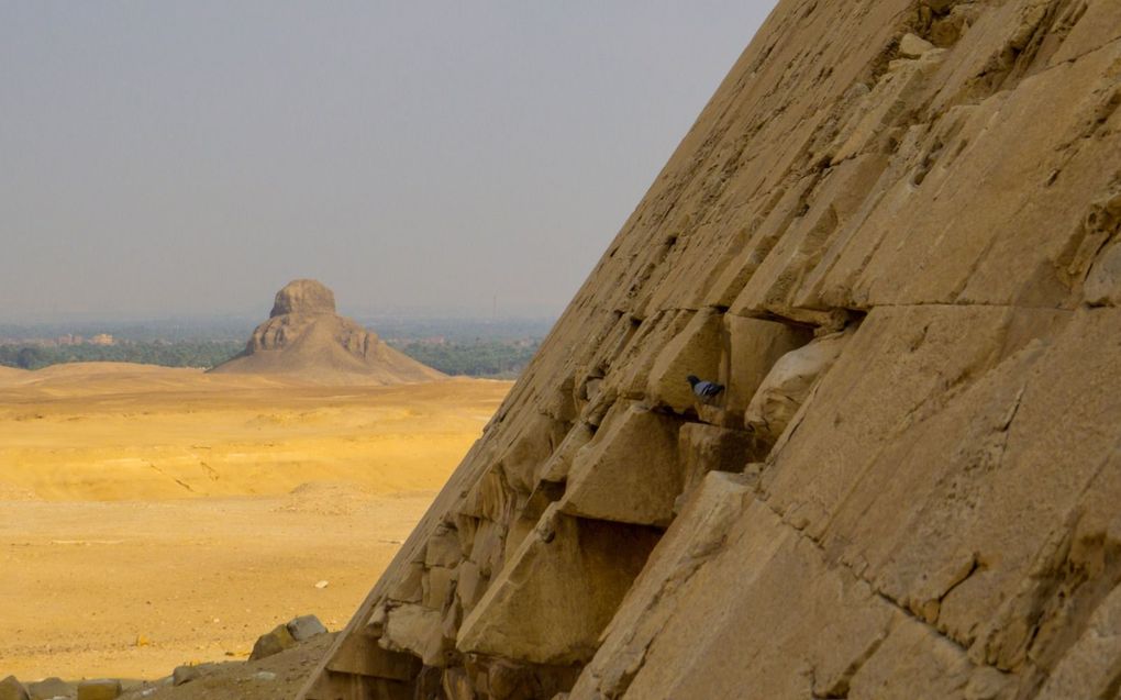 Amenemhat III erfde van zijn vader een stabiel en vreedzaam Egypte. Hij liet de piramide op de achtergrond bouwen. beeld iStock