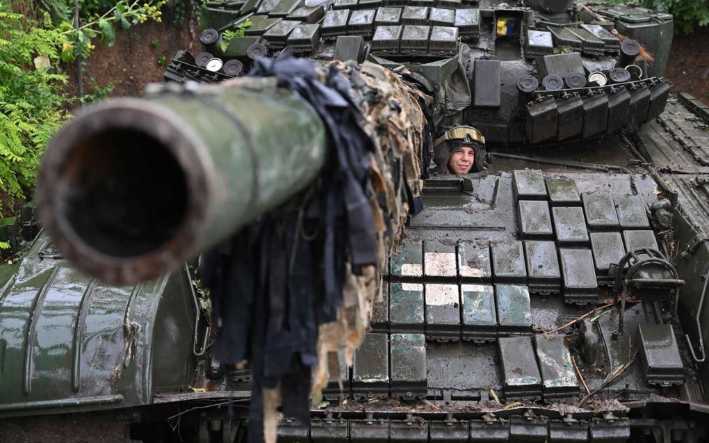 Het Oekraïense leger kan met clustermunitie de sterke Russische verdediging aan het front effectiever onder vuur nemen. beeld AFP, Genya Savilov