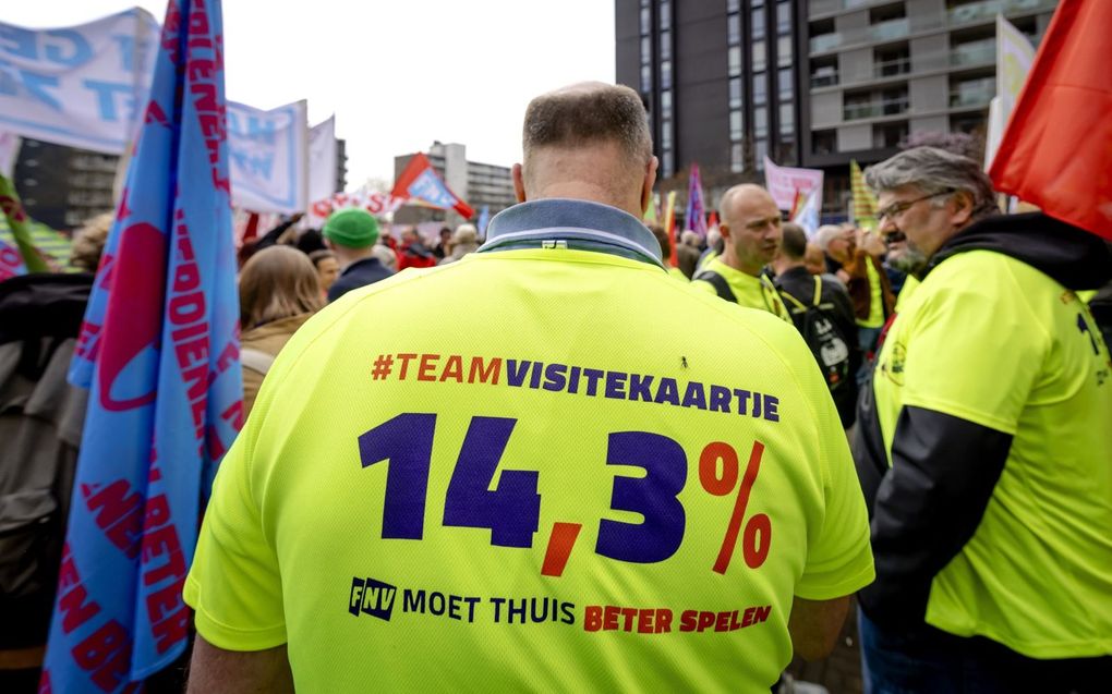 Manifestatie FNV voor betere cao's. beeld Robin van Lonkhuijsen