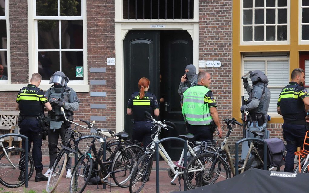 Blik op De Bakkerij, het Diaconaal Centrum in Leiden, waar vrijdagochtend een dodelijke steekpartij plaatsvond. beeld ANP Mediatv, Wouter Hoeben