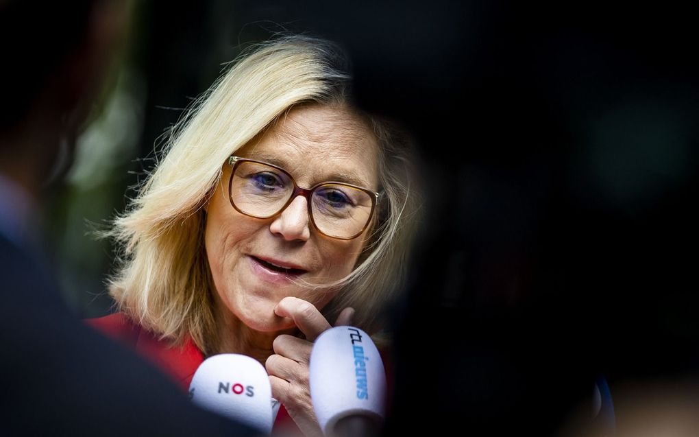 D66-leider Sigrid Kaag kondigde vorige week aan niet meer terug te keren in de politiek. Ze kampt met bedreigingen die een wissel trekken op haar gezin. beeld ANP, Remko de Waal