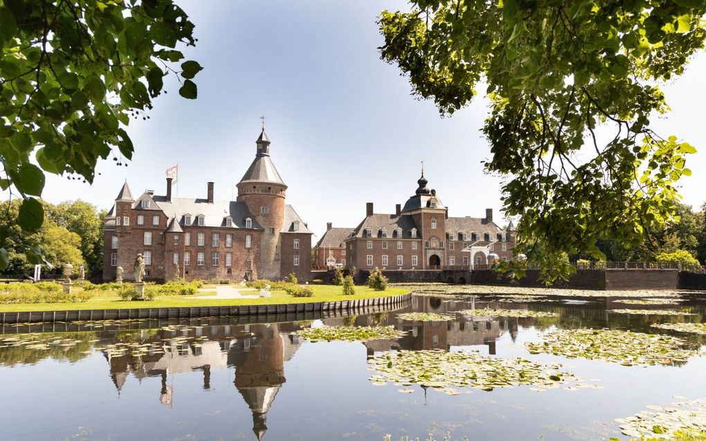 Anholt ligt pal aan de Nederlandse grens bij Gendringen. De tuinen van Kasteel Anholt zijn vorstelijk. beeld RD, Anton Dommerholt