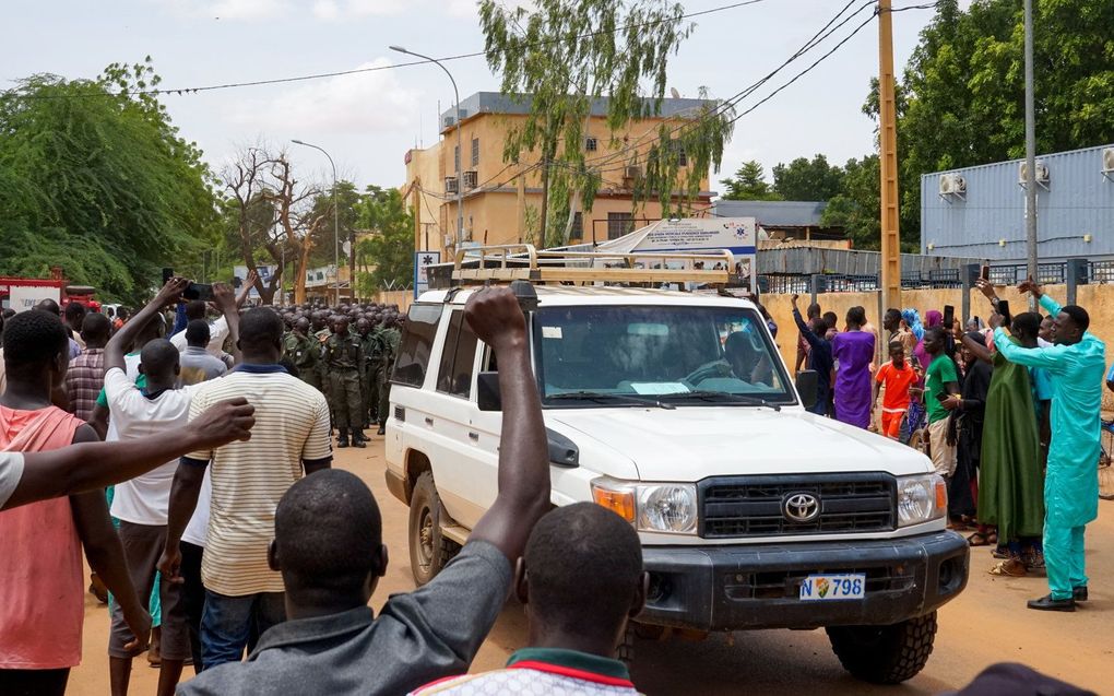 Mensen in Niger betonen steun aan de coupplegers. beeld EPA, ISSIFOU DJIBO