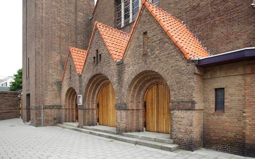 Eén euro voor een kerk moet een uitzondering blijven, zegt het aartsbisdom Utrecht. Foto: De Sint-Agathakerk in Zandvoort. beeld Sjaak Verboom