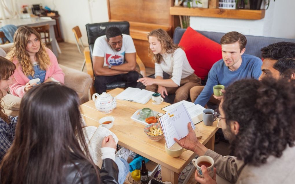 Komende week wisselen studenten en studentenwerkers van over de hele wereld ervaringen uit over hun missionaire activiteiten. Foto: Bijbelstudie met internationale studenten. beeld IFES, Rien Boonstoppel