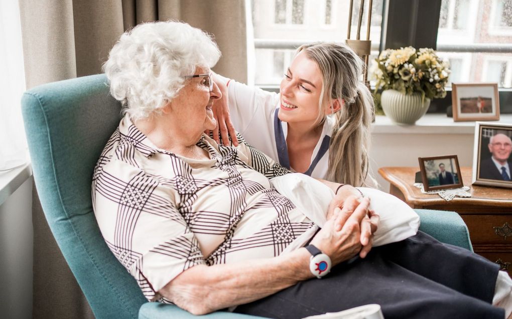 „Het is een zegen dat er nog verpleeghuizen zijn met een reformatorische signatuur. Daar moeten we zuinig op zijn. Samen bidden en werken om dit voor de nieuwe generatie te waarborgen” beeld Ida Fotografie