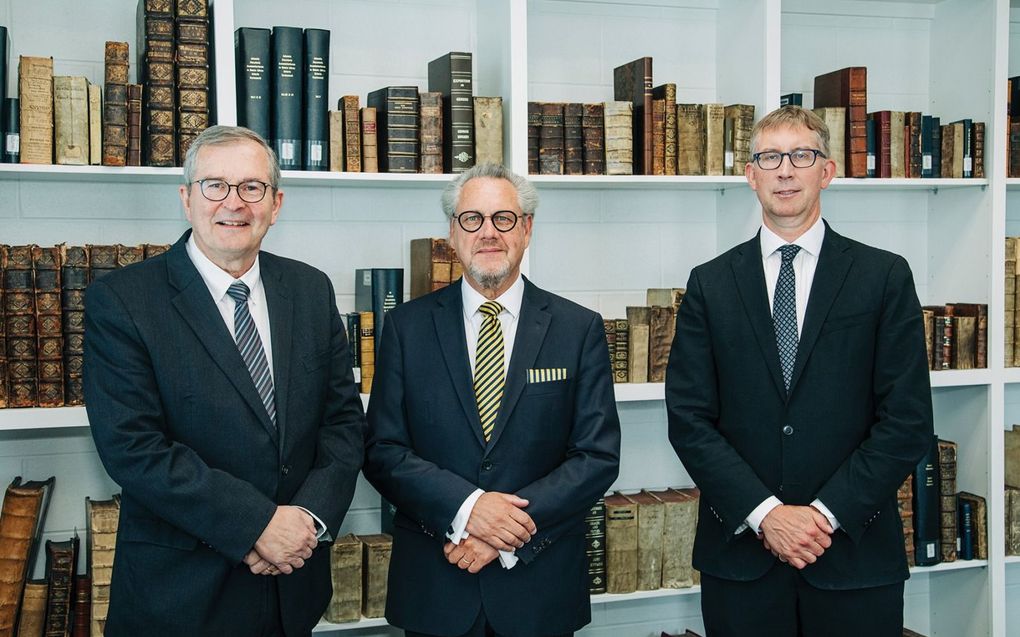 De nieuwe leiding van het Puritan Reformed Theological Seminary in Grand Rapids. V.l.n.r. dr. Joel Beeke, dr. Adriaan Neele en dr. Jerry Bilkes. beeld PRTS