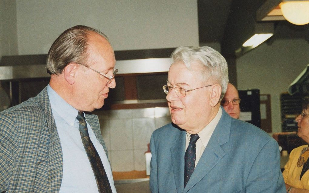 Prof dr. K. R. Veenhof (links) en ds. L. W. G. Blokhuis (rechts), op een foto uit 2001. beeld RD