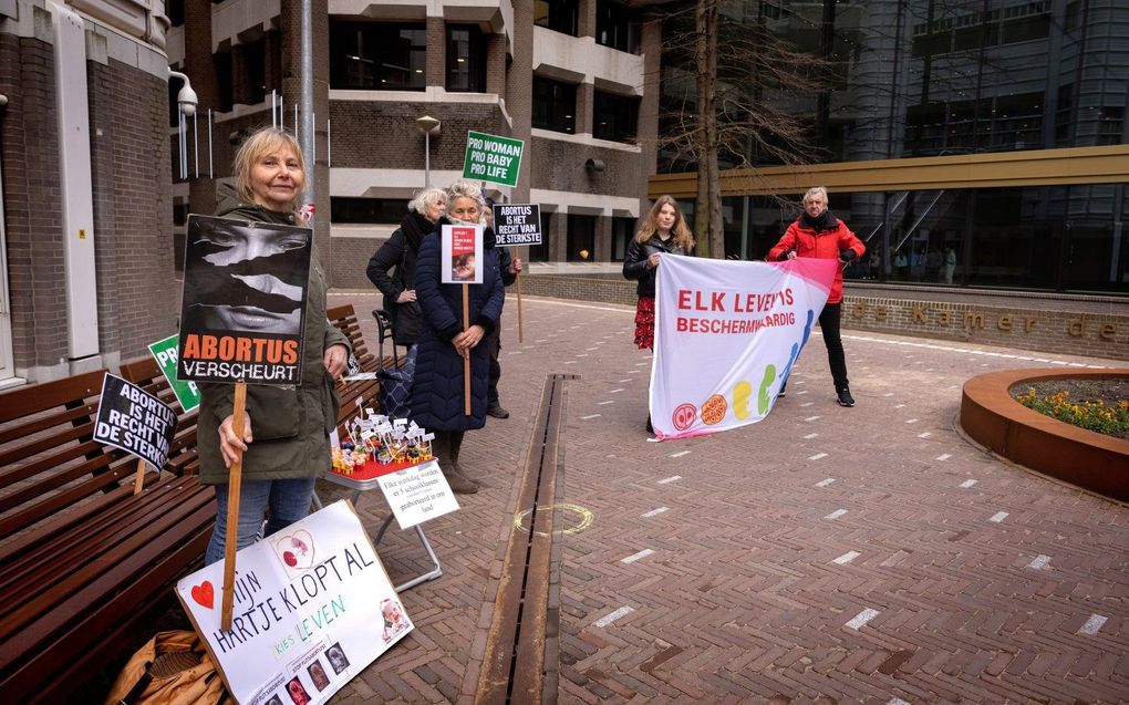 De discussie over de abortuspil in de VS laat zien wat de agenda van abortusactivisten is. Abortus moet normaal worden. In Nederland is de pil ook toegestaan maar  huisartsen verstrekken hem nog niet.  beeld Dirk Hol