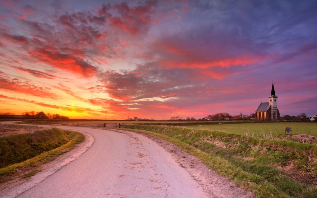 „De hemel heeft in het Nieuwe Testament een aardse dimensie, als een plaats die van boven naar de aarde komt (Openbaring 21:10) en de aarde zal vernieuwen.”