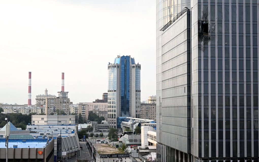 Deze foto toont een beschadigd gebouw van het Moscow International Business Center (Moskva City) na een drone-aanval in Moskou. beeld AFP, Natalia Kolesnikova