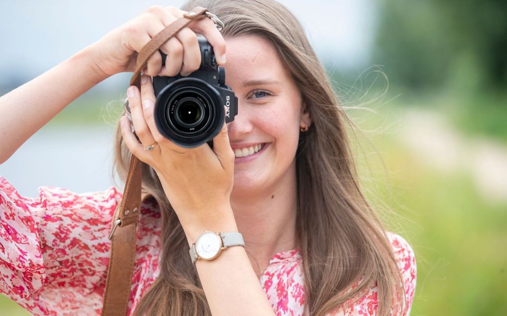 Tussen 2018 en 2023 nam het aantal zelfstandig fotografen in Nederland toe met 34 procent, meldde de Kamer van Koophandel eerder deze maand. Op de foto: Julia de Groot, die in 2021 haar eigen bedrijf startte. beeld Herman Stöver