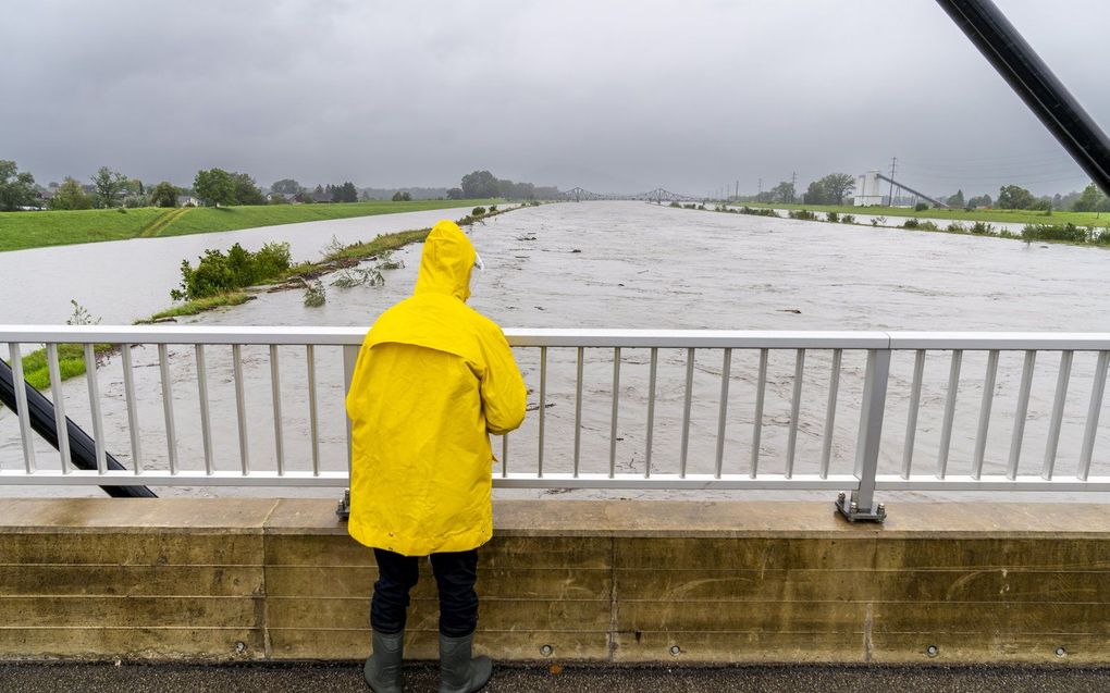 De Rijn, maandag, bij St. Gallen in Zwitserland. beeld EPA, YANIK BUERKLI