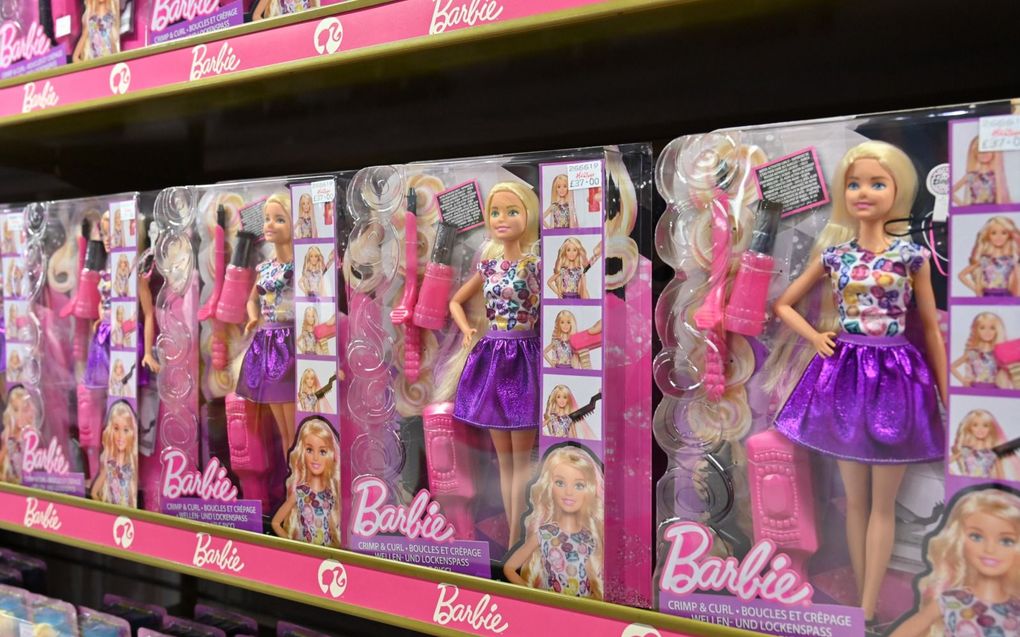 „De iconische Barbiepop roept bij velen nostalgische herinneringen aan de kinderjaren op. Echter, wie meent dat ”Barbie” niet meer dan een kinderfilm is, heeft het mis.” beeld AFP, Justin Tallis