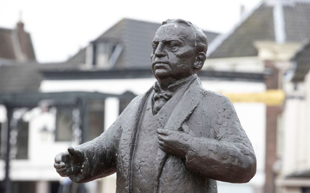 Standbeeld van Abraham Kuyper in Maassluis. beeld RD. Anton Dommerholt