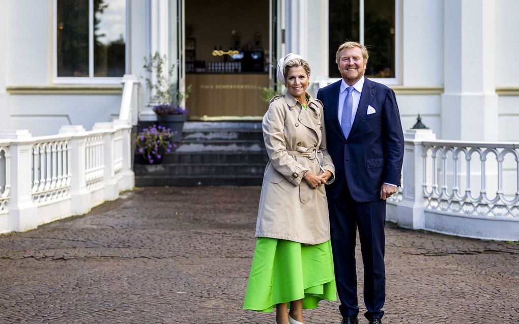 Koning Willem-Alexander en koningin Máxima in Scherpenzeel. beeld ANP, Remko de Waal