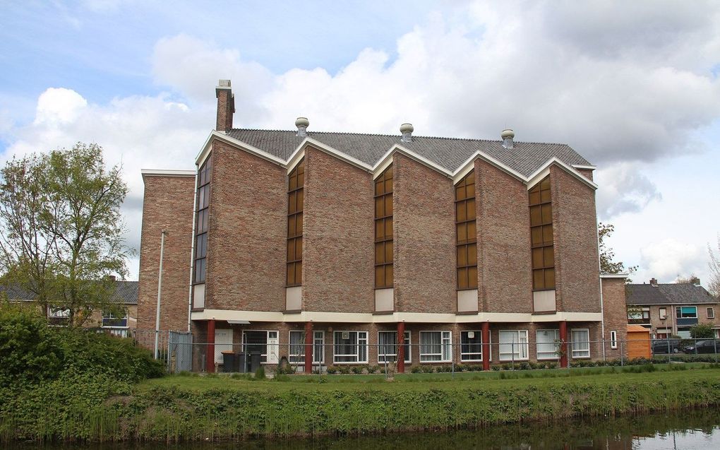 De Ontmoetingskerk in Spijkenisse. beeld Wikimedia