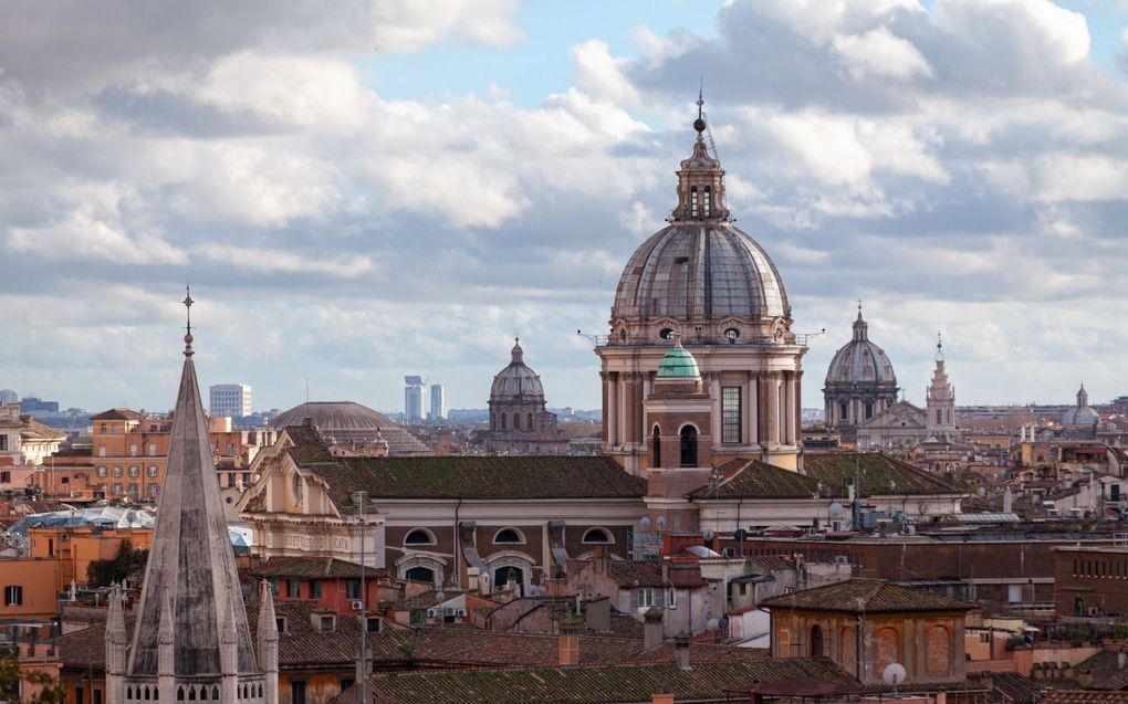 „Bij ”kerk” denken de inspecteurs van de belastingdienst helaas alleen aan de rooms-katholieke kerken die ons kerkje omringen en Rome vullen.” beeld iStock