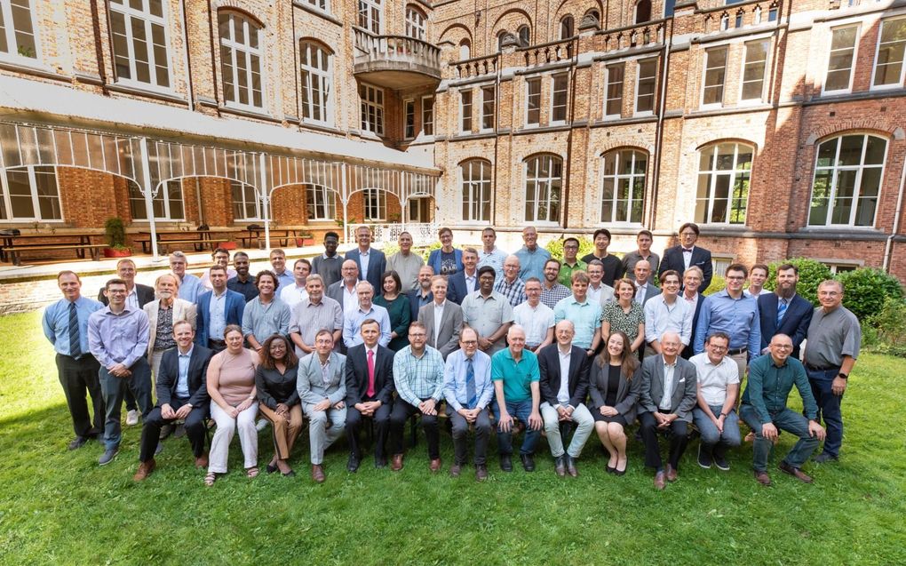 Groepsfoto van de deelnemers aan de jaarlijkse doctoraatsweek van de Evangelische Theologische Faculteit in Leuven (ETF) in 2023. beeld ETF, Ashlee Glen