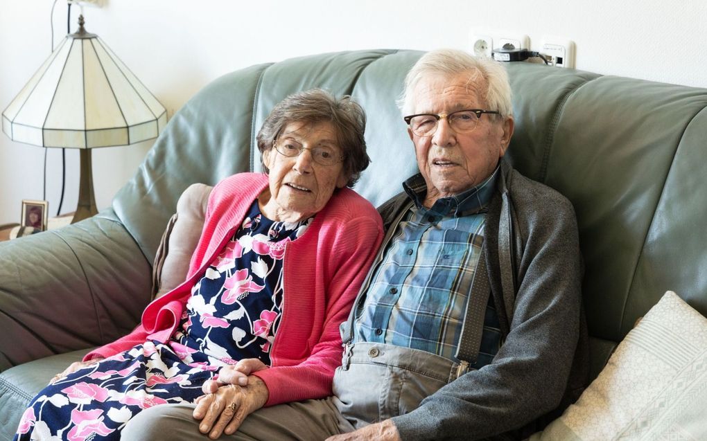 Koos Vrijenhoek en Clazien Vrijenhoek-Nowee waren zaterdag zeventig jaar getrouwd. beeld RD, Anton Dommerholt