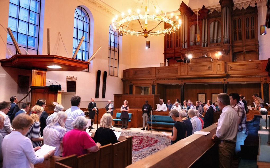 In de Waalse Kerk in Den Haag is dinsdagavond de Kroonbede gehouden. Het thema was deze keer: ”Gebed om omkeer”. Een van de sprekers was dr. W. Dekker. beeld Dirk Hol