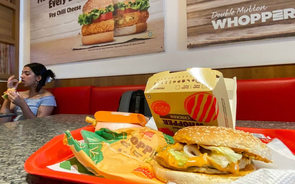 Fastfood in een restaurant van Burger King in New Delhi (India). beeld AFP, Arun Sankar