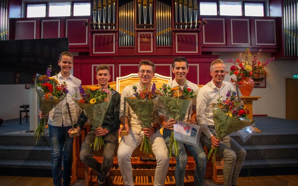 De winnaars (v.l.n.r.): Lennart van der Ham, Joas van Marle, Lucas van den Bergh, Harm-Jan van der Sluis en Herman Coster. beeld Jonathan Vierbergen