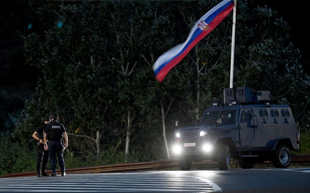 Politie in de buurt van het klooster in het noorden van Kosovo. beeld STRINGER / AFP