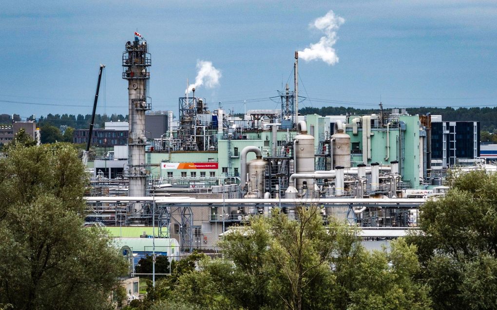 Een dronefoto van chemibedrijf Chemours. beeld ANP JEFFREY GROENEWEG