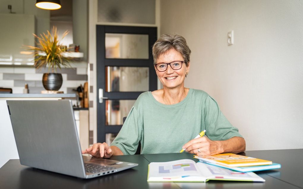 Elly Stam (59) begon onlangs aan haar derde studie. beeld Hanno de Vries