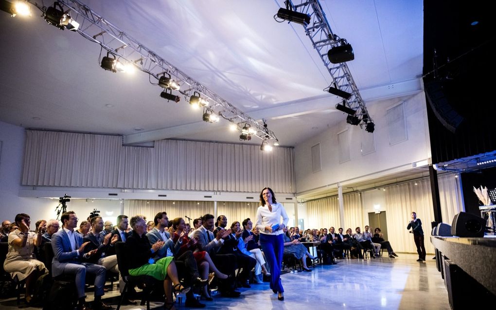 ChristenUnie-fractievoorzitter Mirjam Bikker voorafgaand aan het moment dat ze het congres van haar partij gaat toespreken. beeld ANP, Rob Engelaar