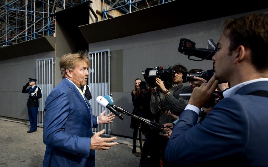 Koning Willem-Alexander geeft een reactie aan de pers op het het bericht dat zijn grootvader prins Bernhard een lidmaatschapskaart van de NSDAP heeft gehad. beeld ANP, Koen van Weel