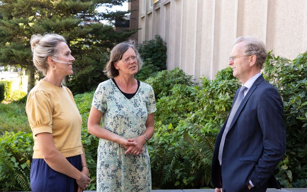 V.l.n.r.: Wietske Kruyswijk, Sarina Brons en Frans van Hartingsveldt. beeld RD, Anton Dommerholt