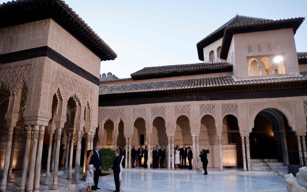 Regeringsleiders bezoeken donderdag het Alhambra, een Moors paleis in Granada. Vrijdag spreken ze op in de Spaanse stad onder meer over uitbreiding van de EU. beeld AFP, Ludovic Marin