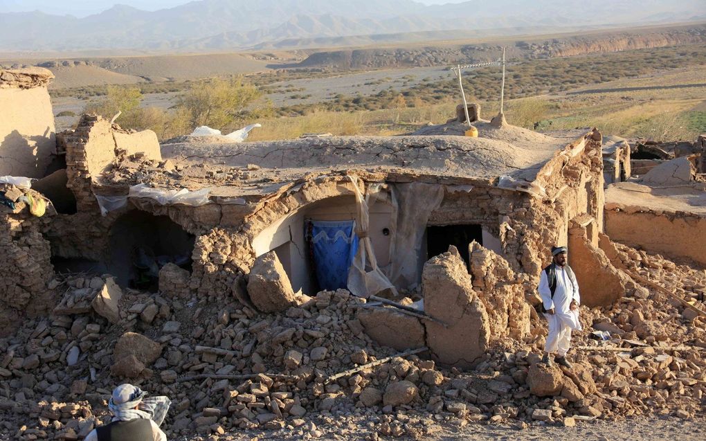 Inwoner van het district Herat bij zijn huis. beeld EPA, SAMIULLAH POPAL