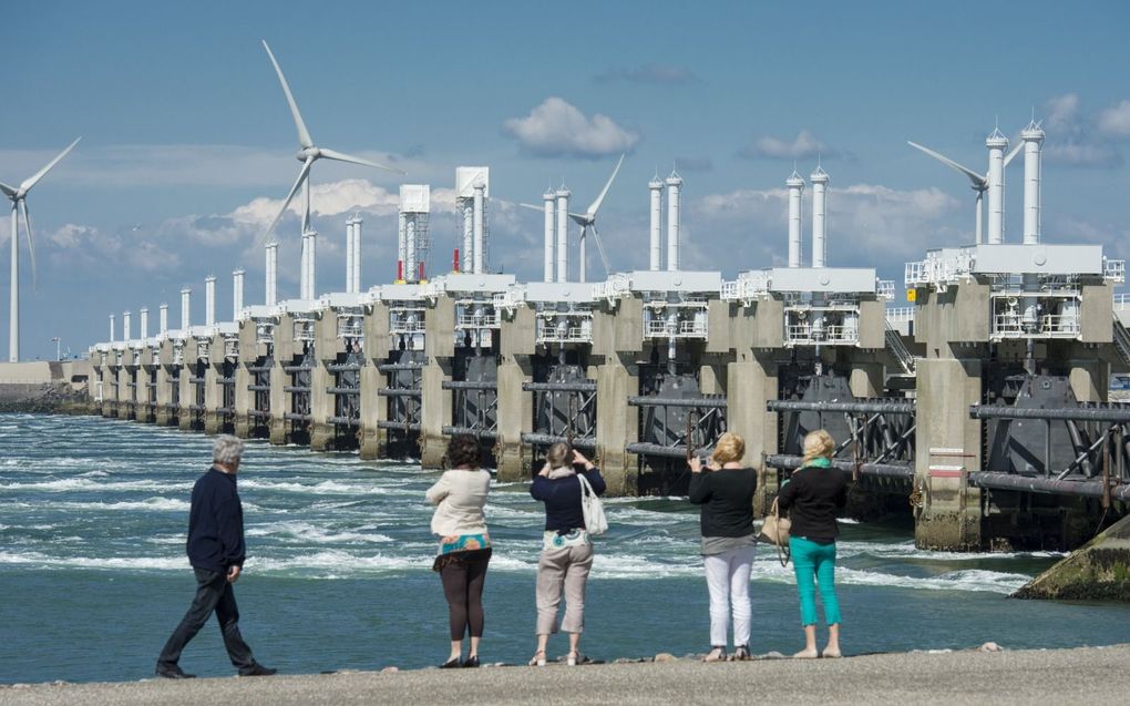 De Oosterscheldekering moet in toekomst vaker dicht. beeld ANP, Marco de Swart